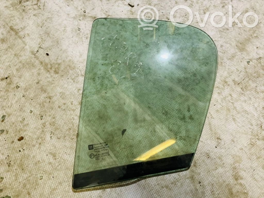 Ventanilla de ventilación de la puerta trasera