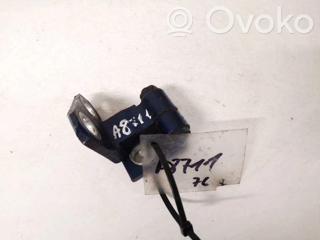 Volkswagen PASSAT B6 Zawias dolny drzwi tylnych 