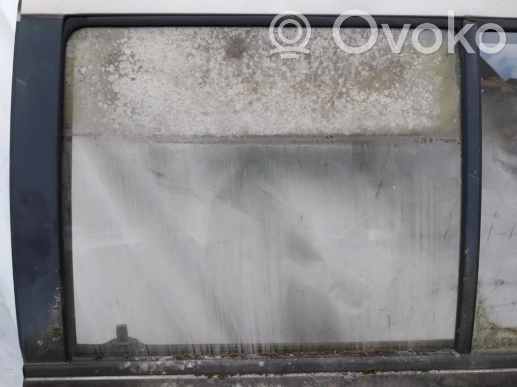 Nissan Prairie Takaoven ikkunalasi 