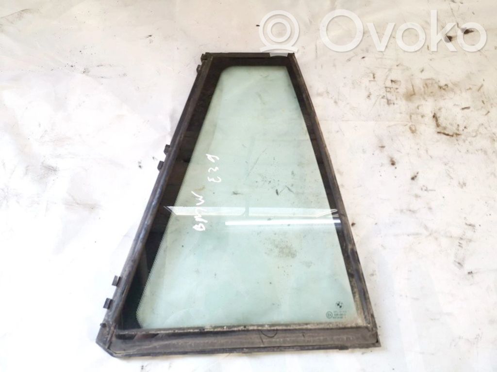 Ventanilla de ventilación de la puerta trasera   51348190650,51348190650