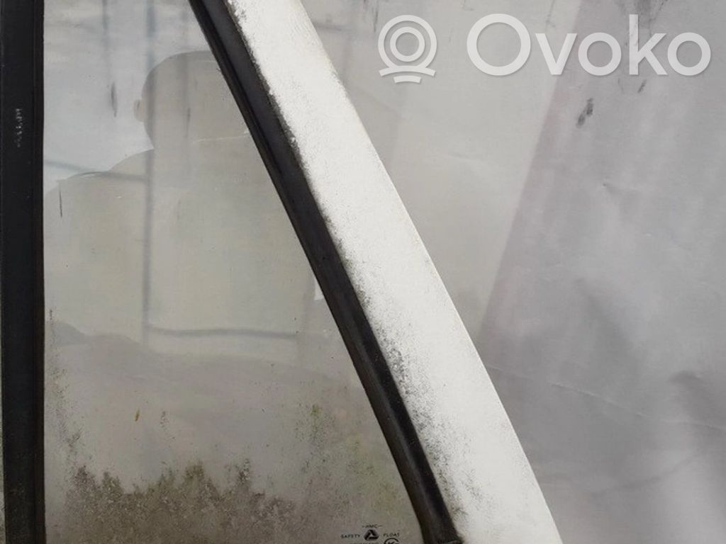 Ventanilla de ventilación de la puerta trasera