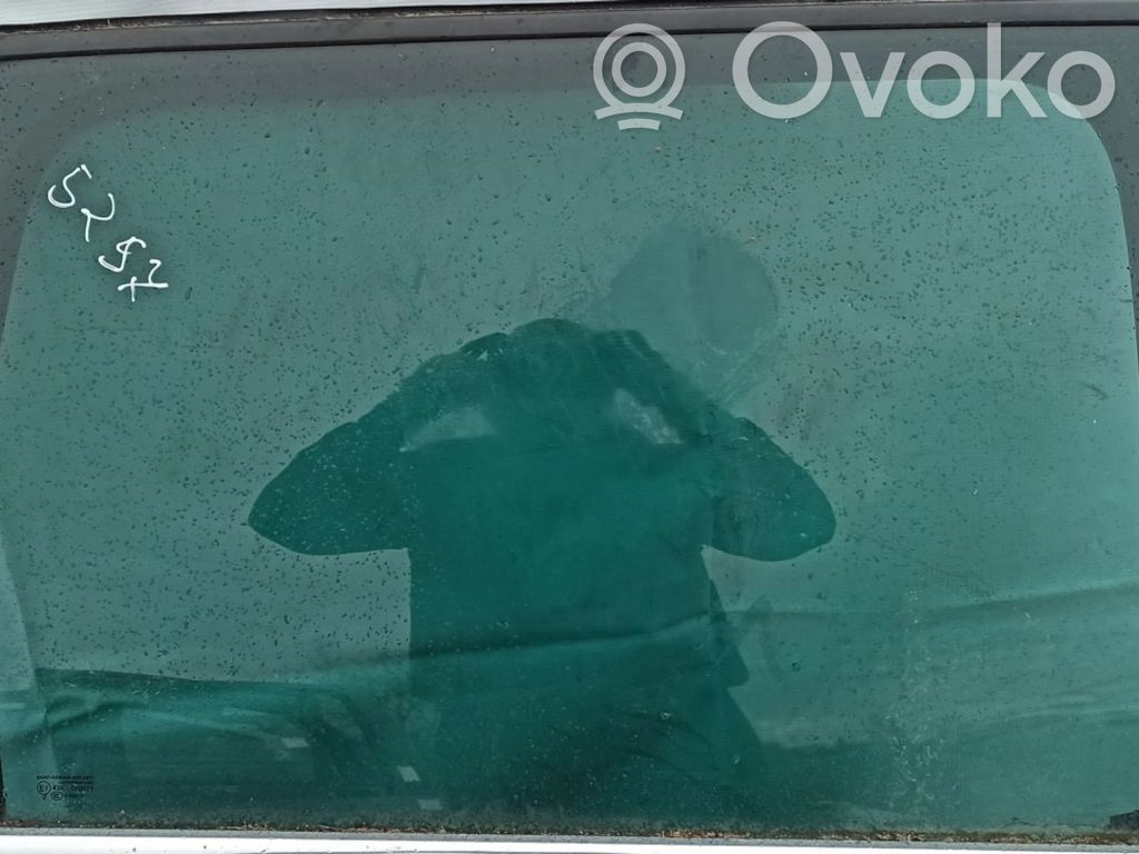 Volkswagen Touareg I Vetro del finestrino della portiera posteriore 