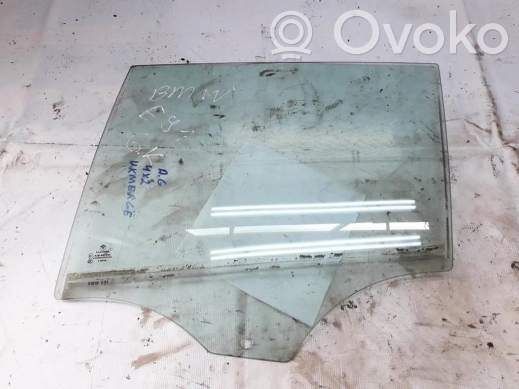 Rear door window glass