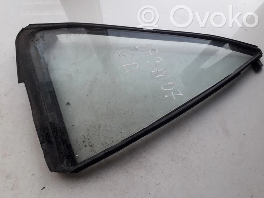 Rear vent window glass