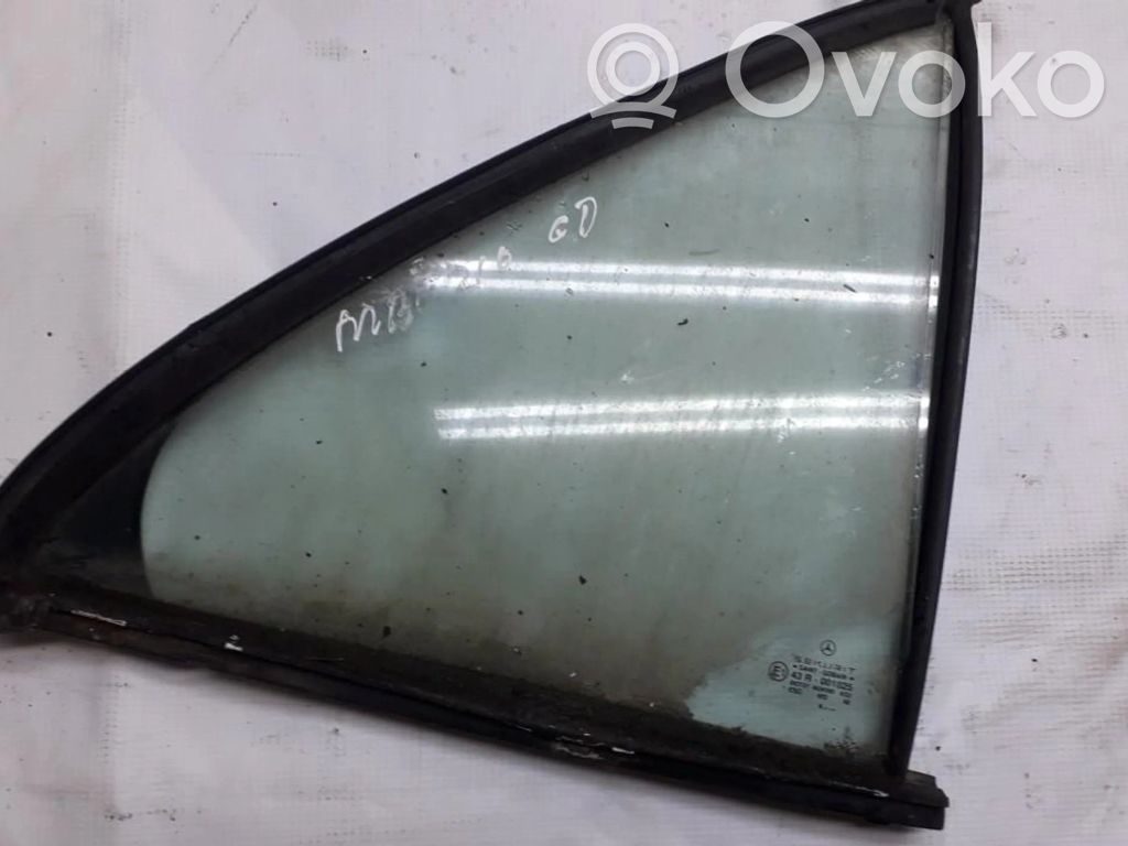 Ventanilla de ventilación de la puerta trasera