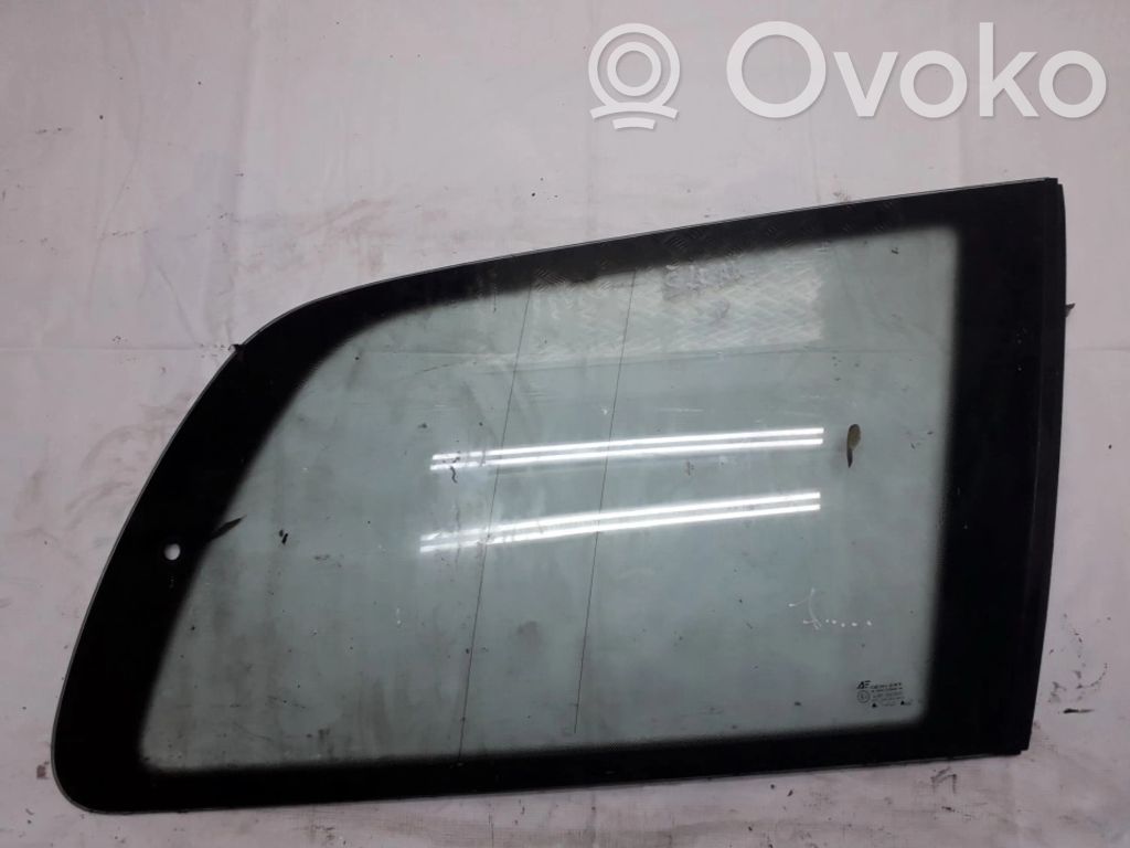 Vidrio lateral trasero