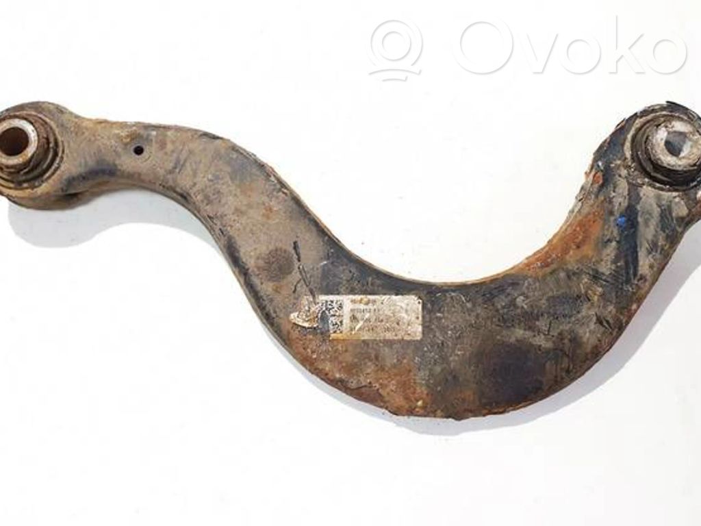 Volkswagen PASSAT B7 Braccio di controllo sospensione posteriore superiore/braccio oscillante