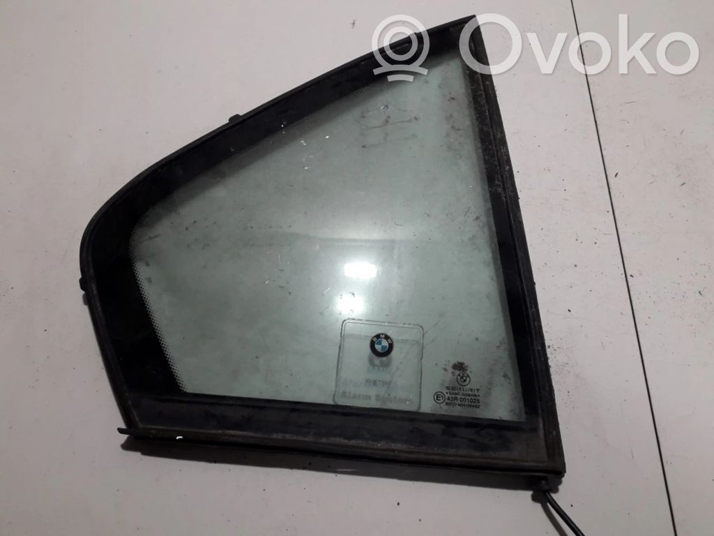 Rear vent window glass