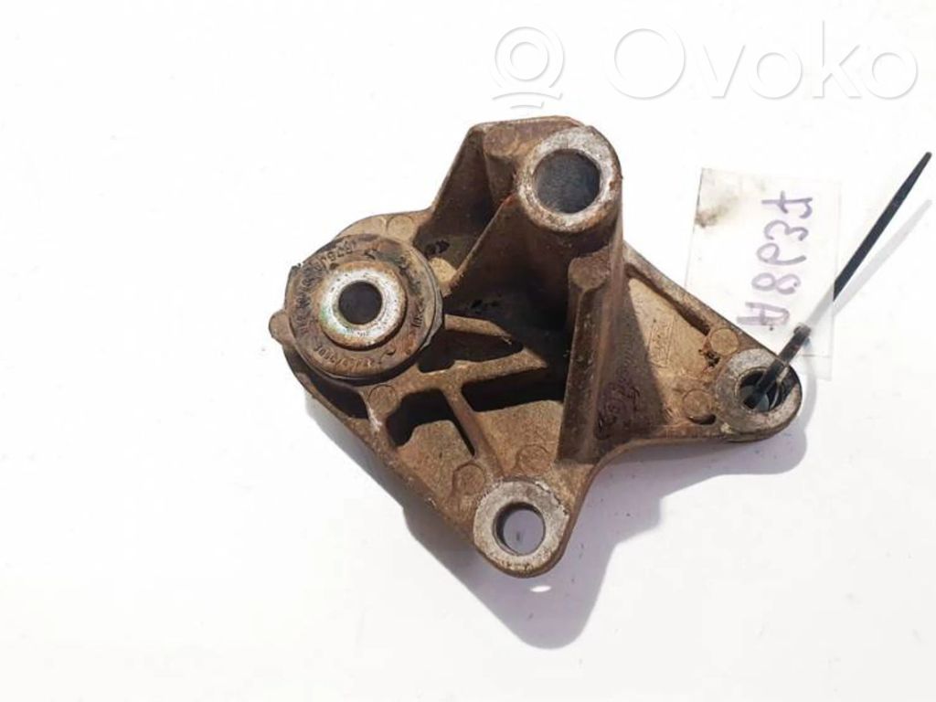 Ford Focus Engine mount bracket 