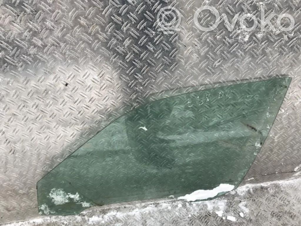 Etuoven ikkunalasi, neliovinen malli