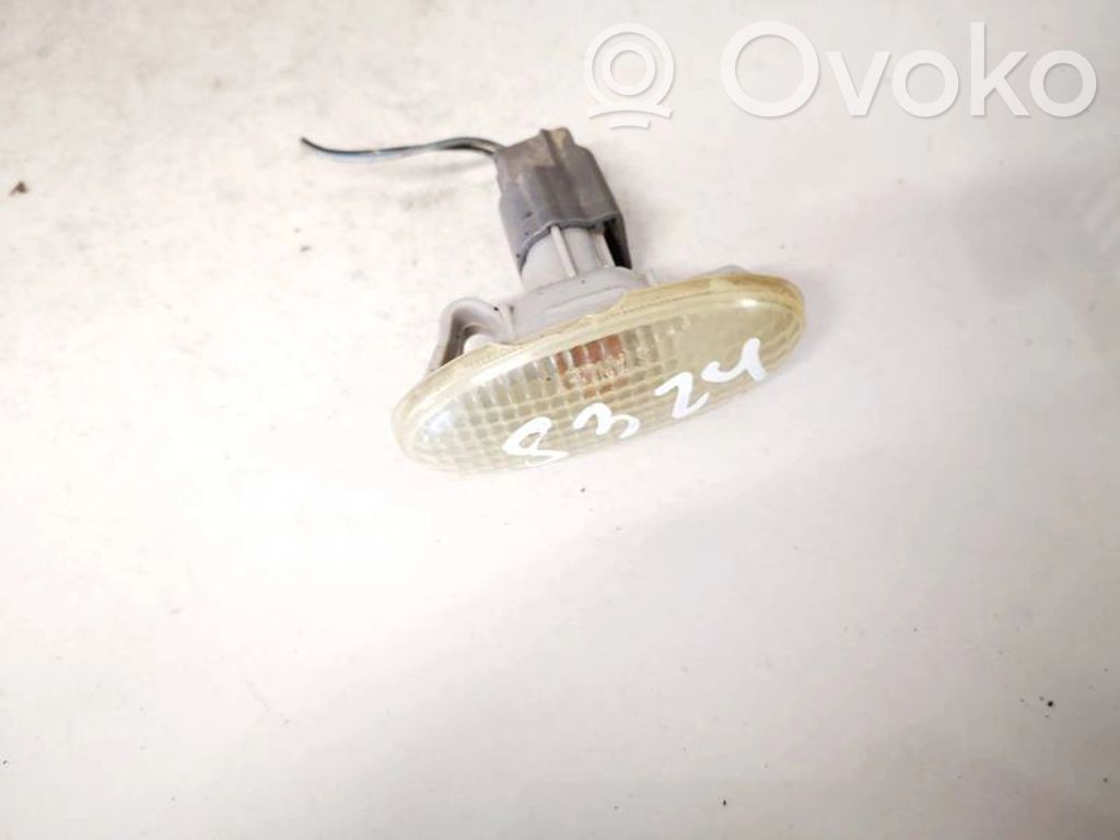 Front fender indicator light   P2829,P2829