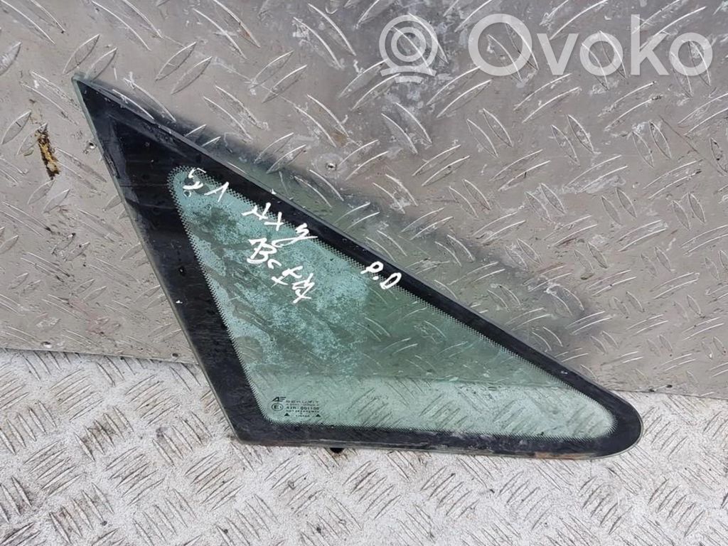Front triangle window/glass