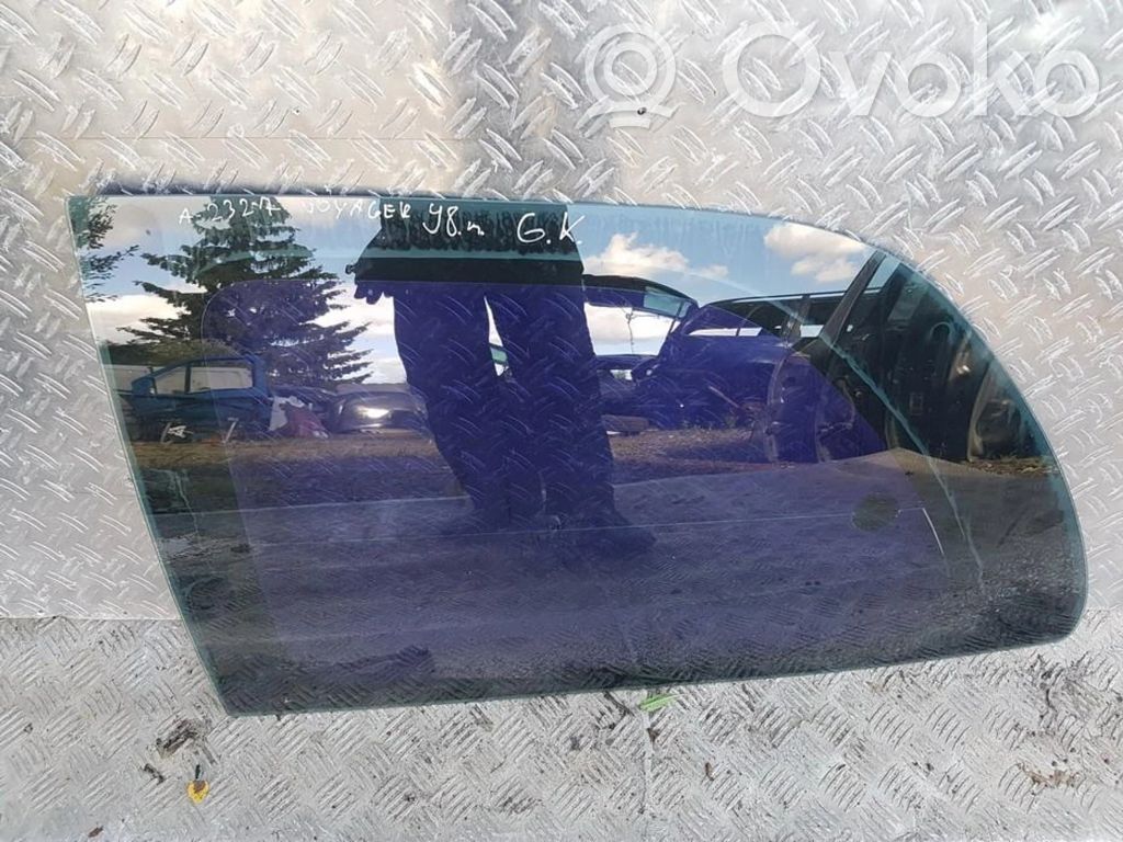 Rear side window