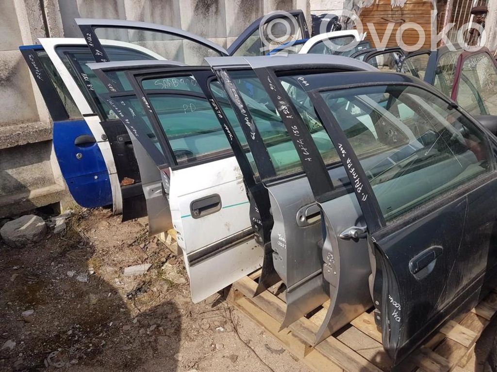 Nissan Primera Portiera anteriore 