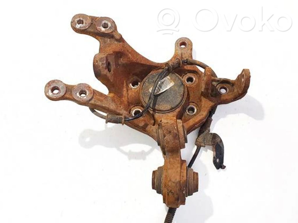 Rear wheel hub