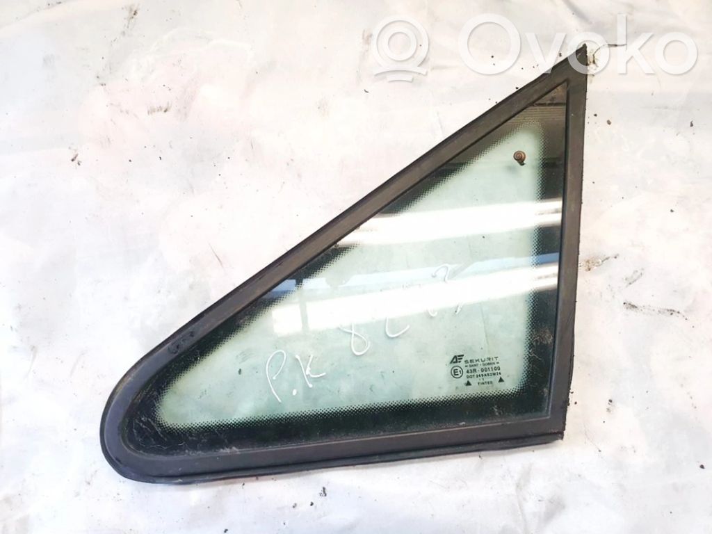 Front triangle window/glass