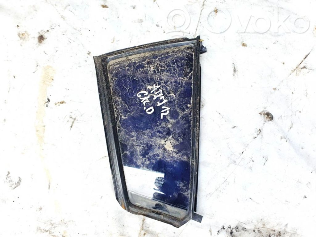 Ventanilla de ventilación de la puerta trasera