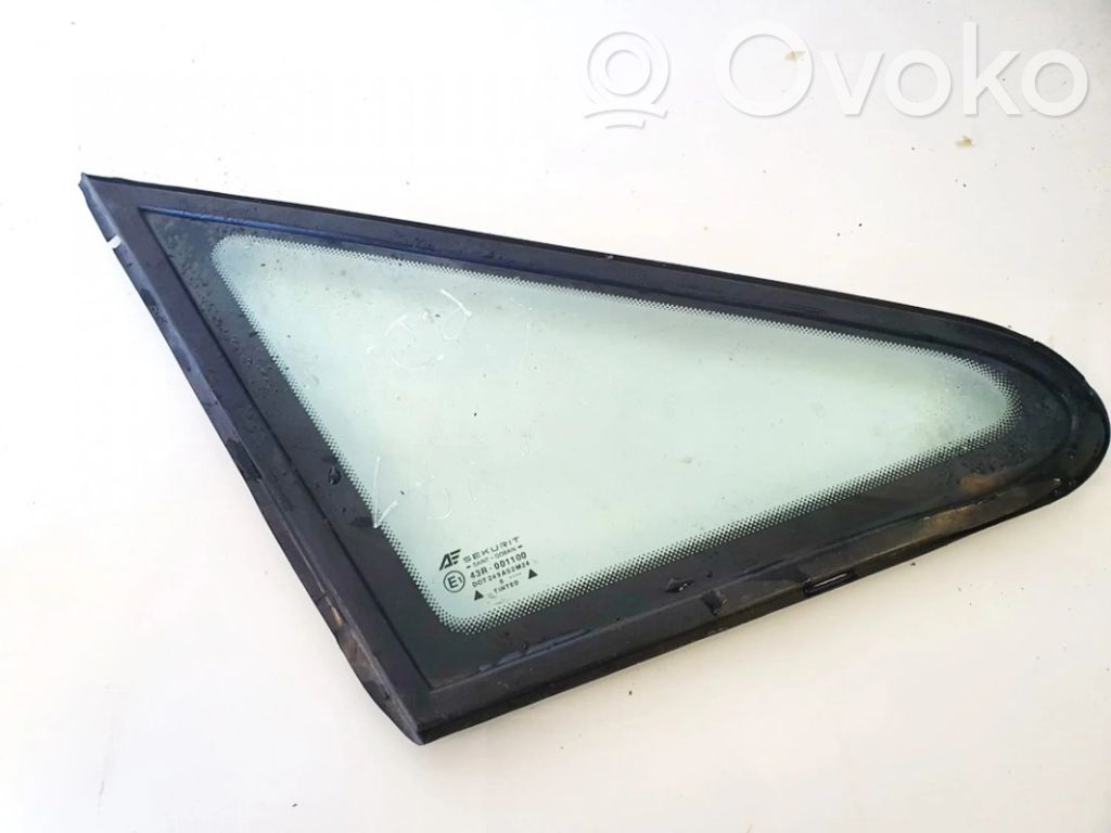 Front triangle window/glass