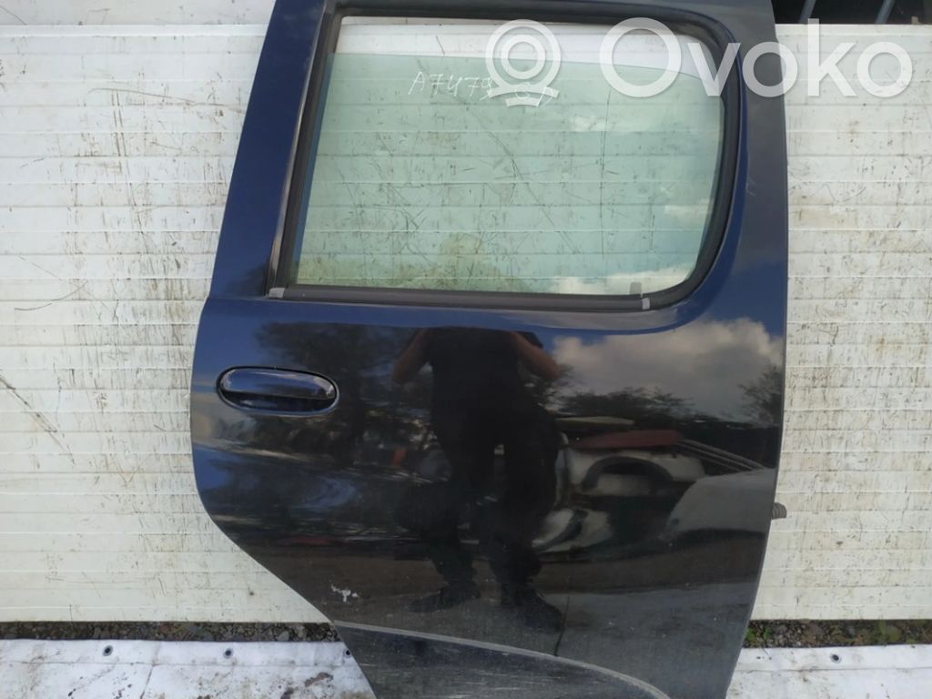 Toyota Yaris Verso Takaovi 