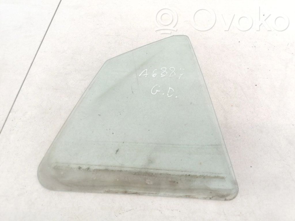 Ventanilla de ventilación de la puerta trasera