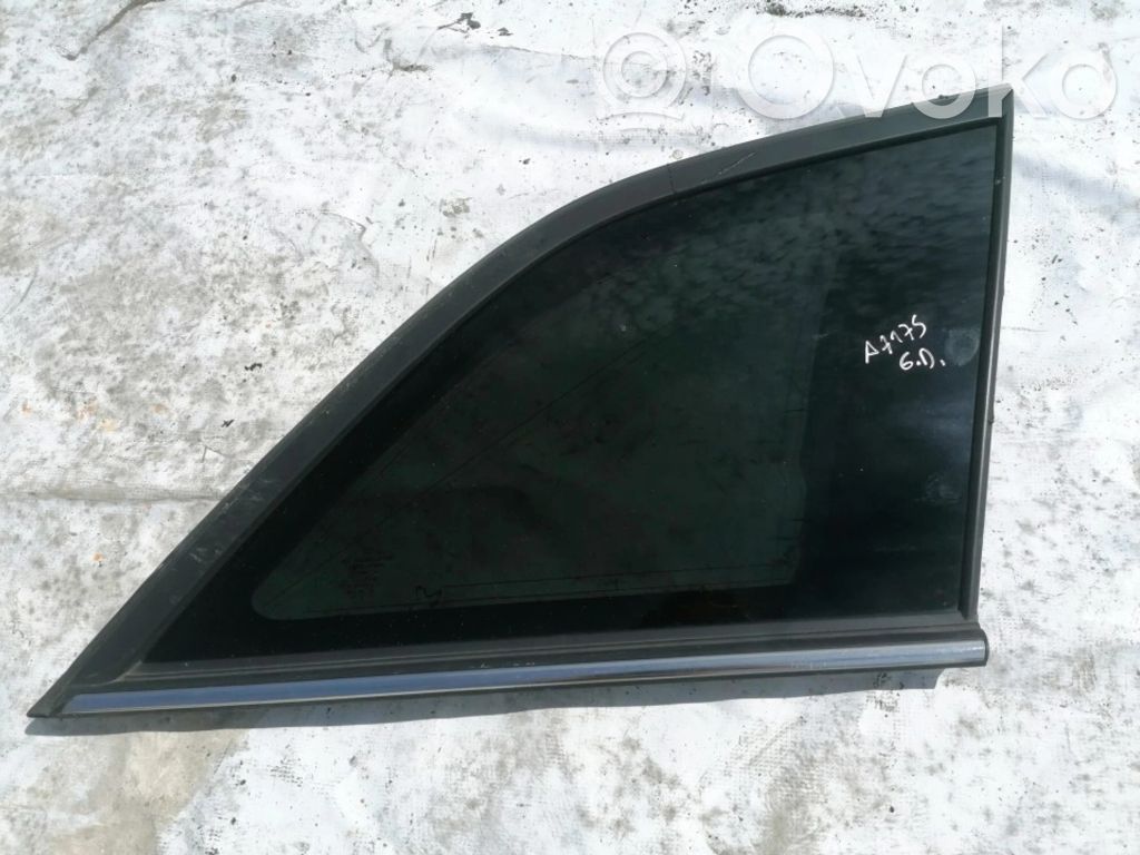 Chrysler Pacifica Geam lateral spate