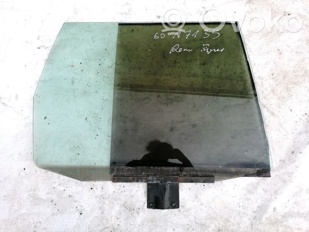 Luna de la puerta trasera