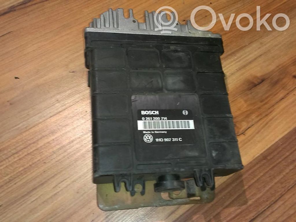 Volkswagen Golf III Engine control unit/module 