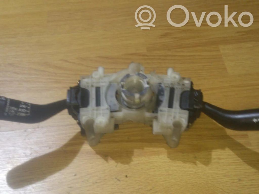 Mazda 626 Interruptor/palanca de limpiador de luz de giro 