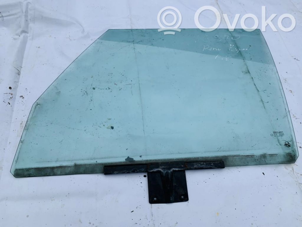 Etuoven ikkunalasi, neliovinen malli