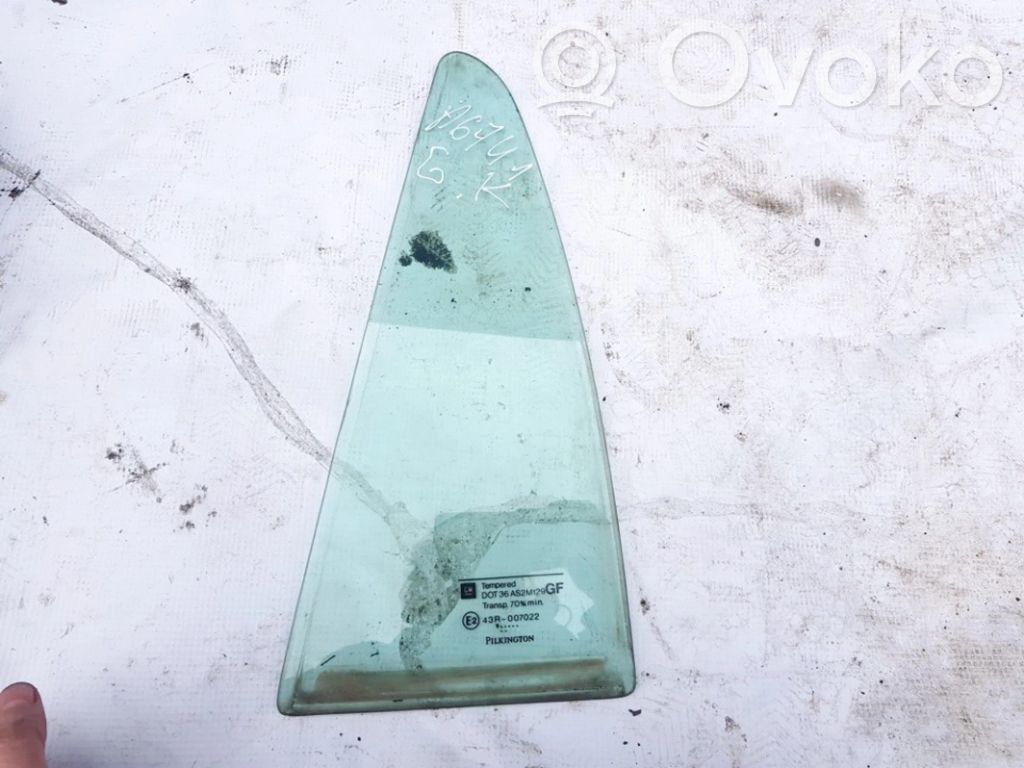 Ventanilla de ventilación de la puerta trasera