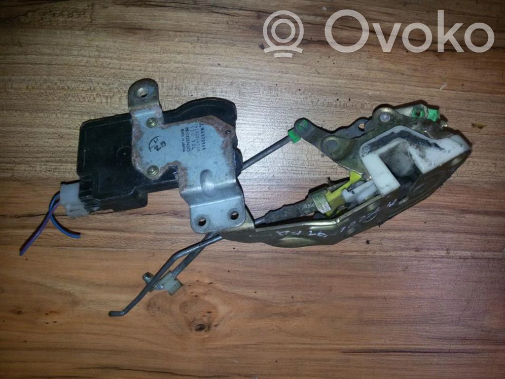 Mitsubishi Colt Zamek drzwi przednich 