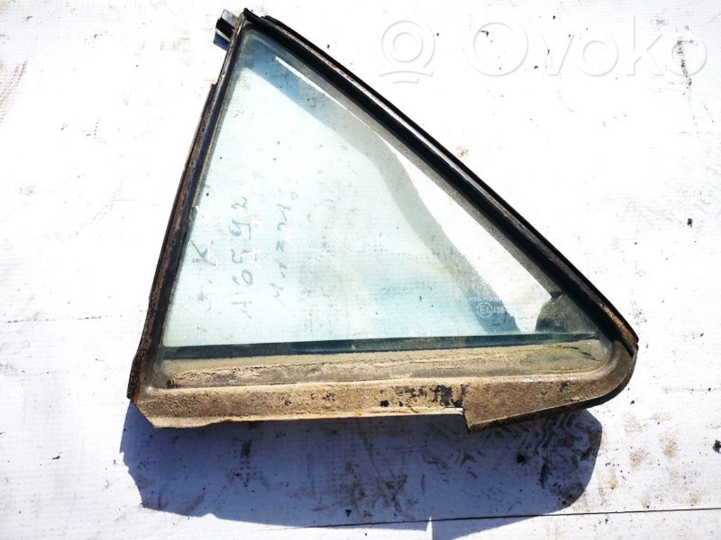 Rear vent window glass