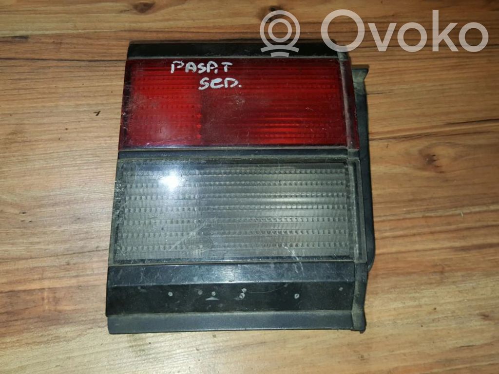 Volkswagen PASSAT B3 Luci posteriori del portellone del bagagliaio 