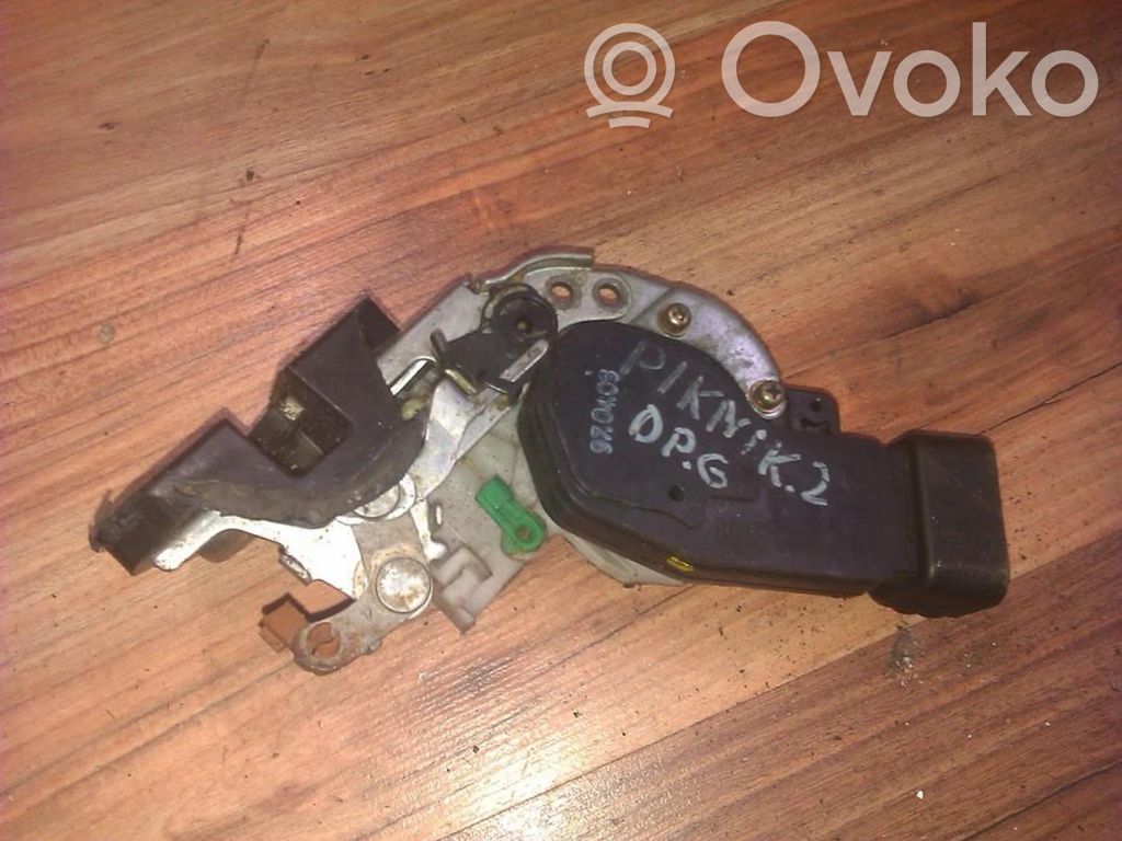 Cerradura de puerta trasera