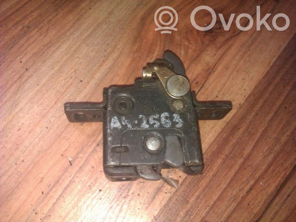 Audi 100 S4 C4 Zamek klapy tylnej / bagażnika 
