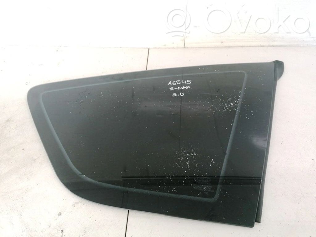 Vidrio lateral trasero
