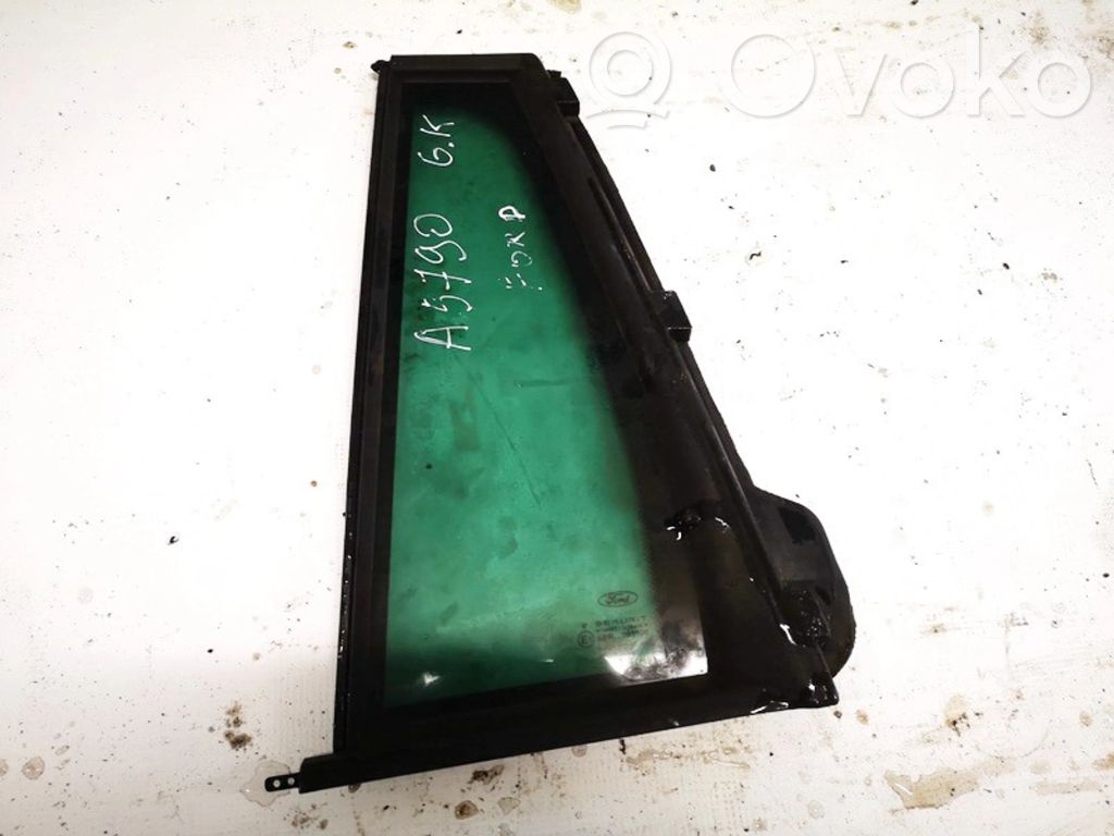 Ventanilla de ventilación de la puerta trasera