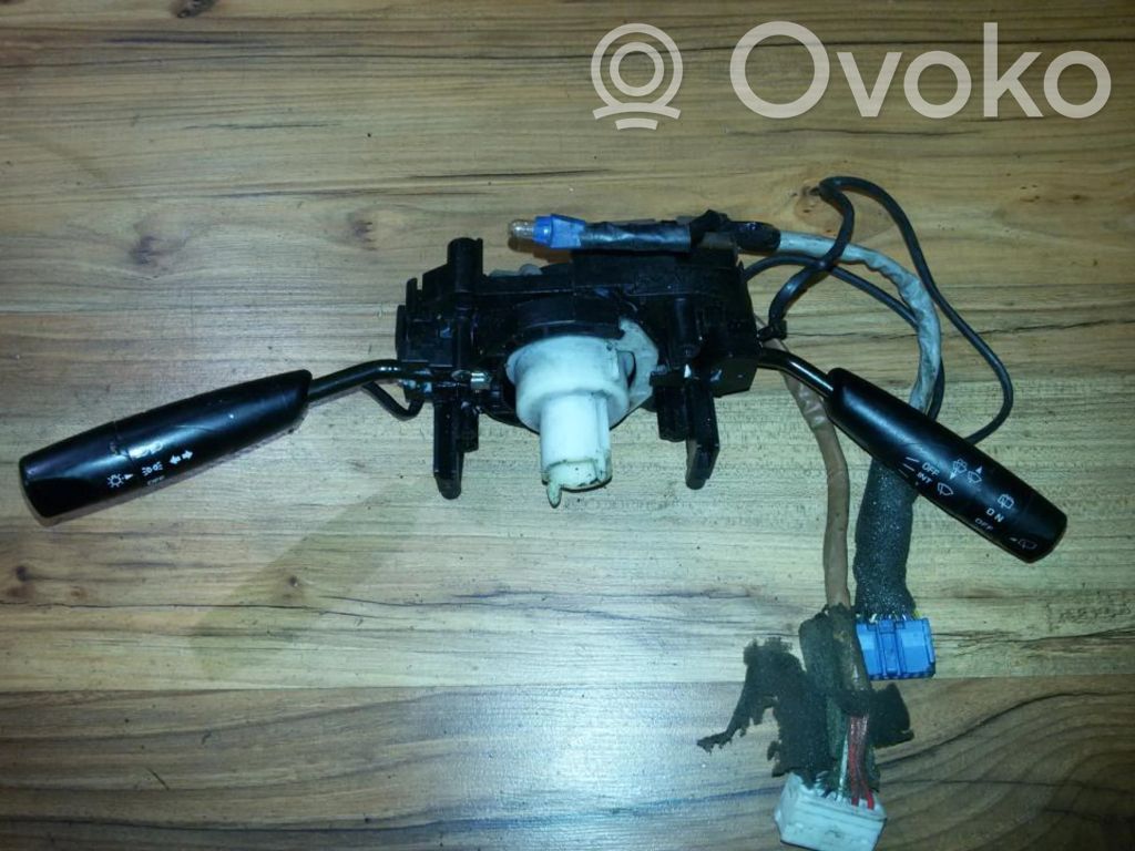 Mazda 323 Leva/interruttore dell’indicatore di direzione e tergicristallo 