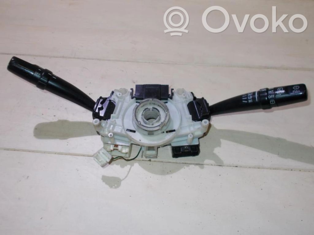 Toyota Avensis T220 Leva/interruttore dell’indicatore di direzione e tergicristallo 