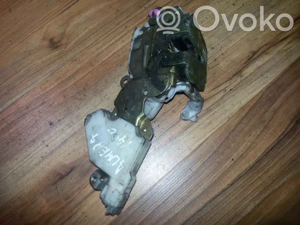 Nissan Almera Serrure de porte avant