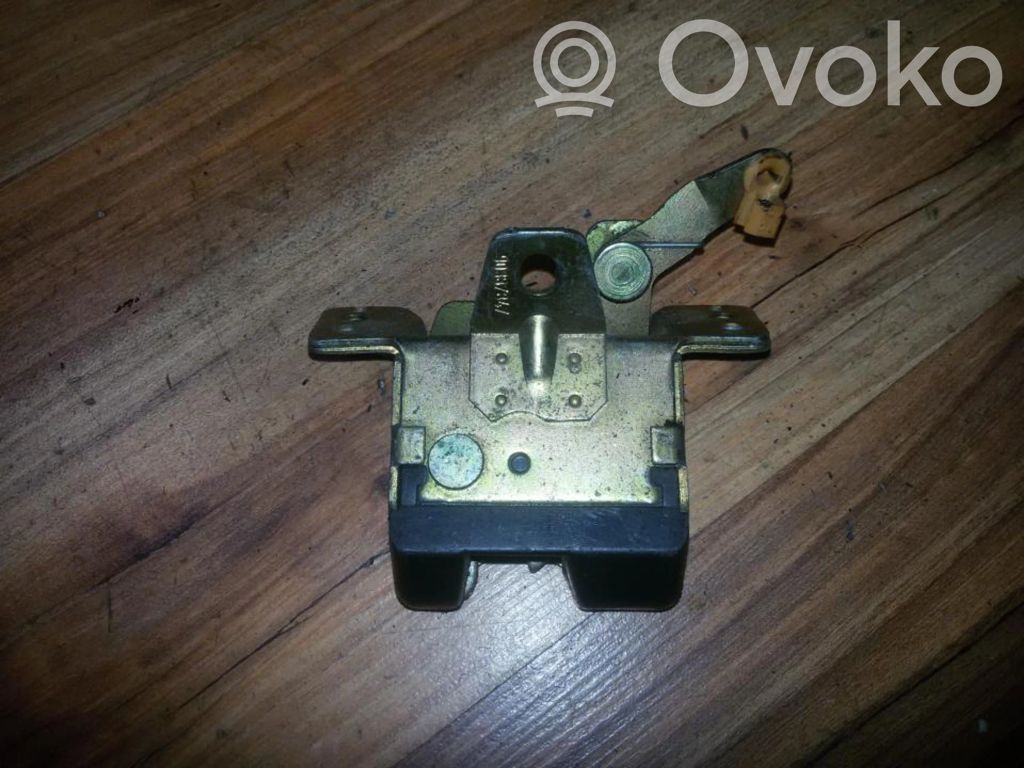 Opel Corsa B Zamek klapy tylnej / bagażnika 