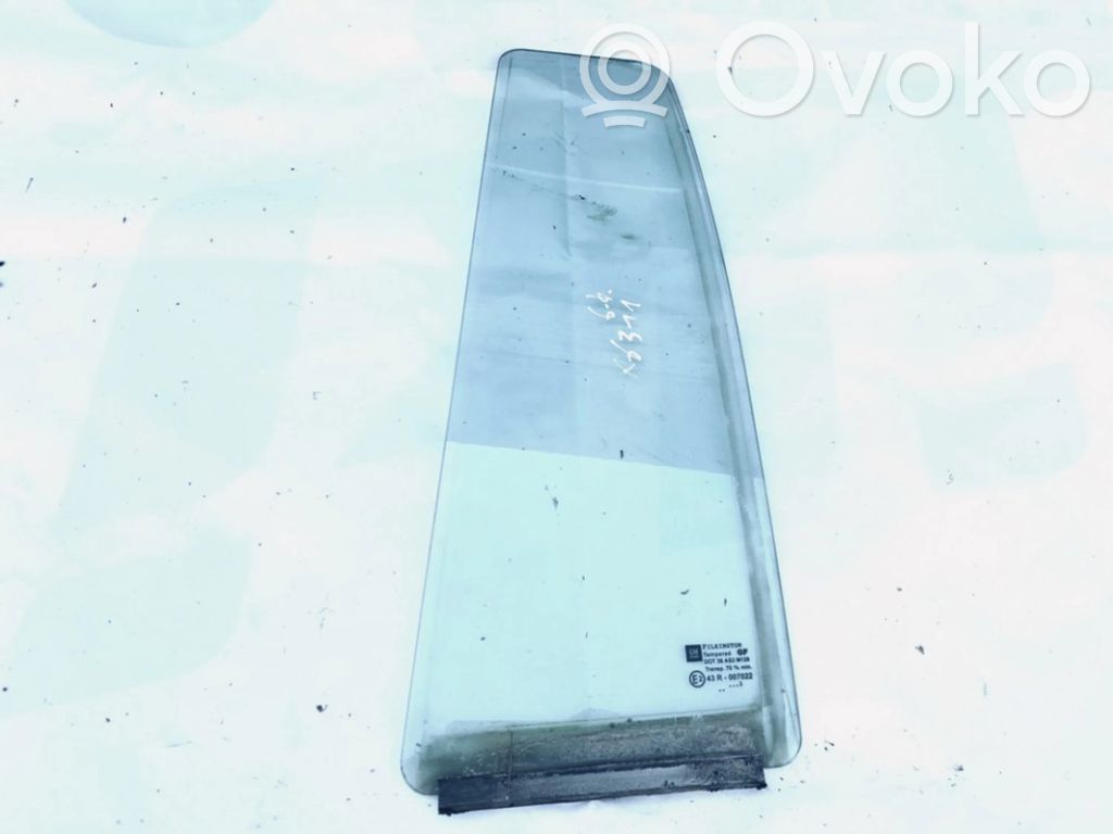 Ventanilla de ventilación de la puerta trasera