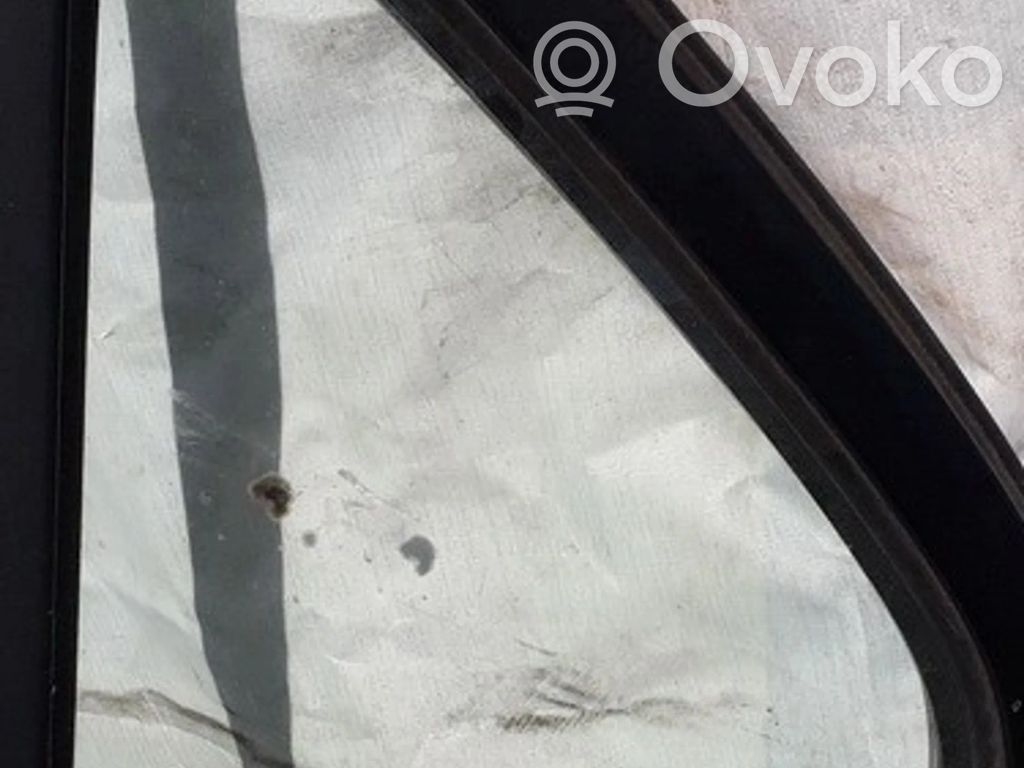 Ventanilla de ventilación de la puerta trasera