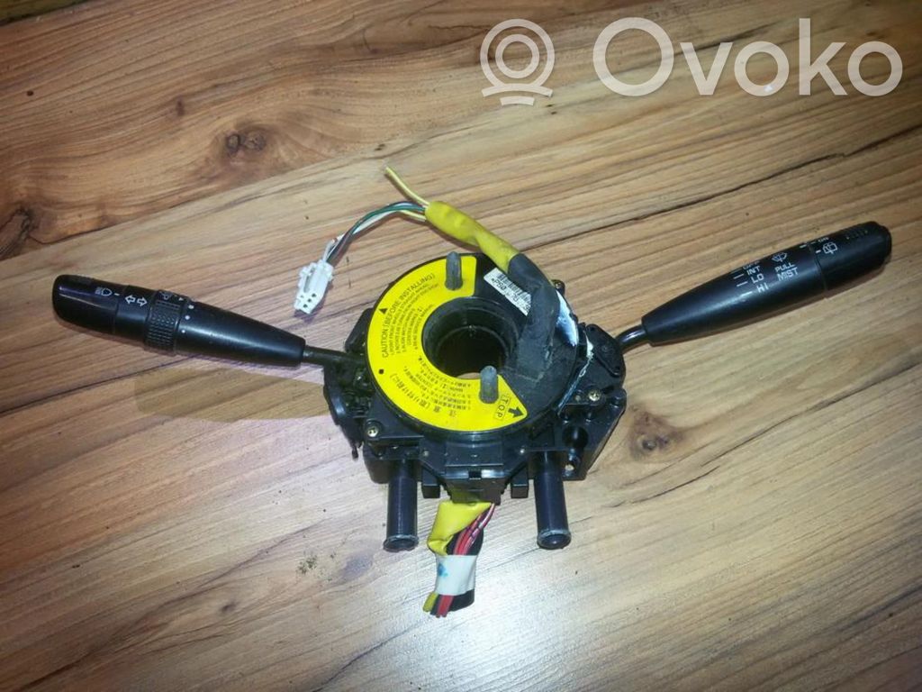 Subaru Legacy Interruptor/palanca de limpiador de luz de giro 