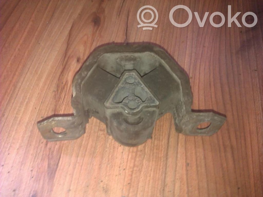 Engine mount bracket   90495169,90495169