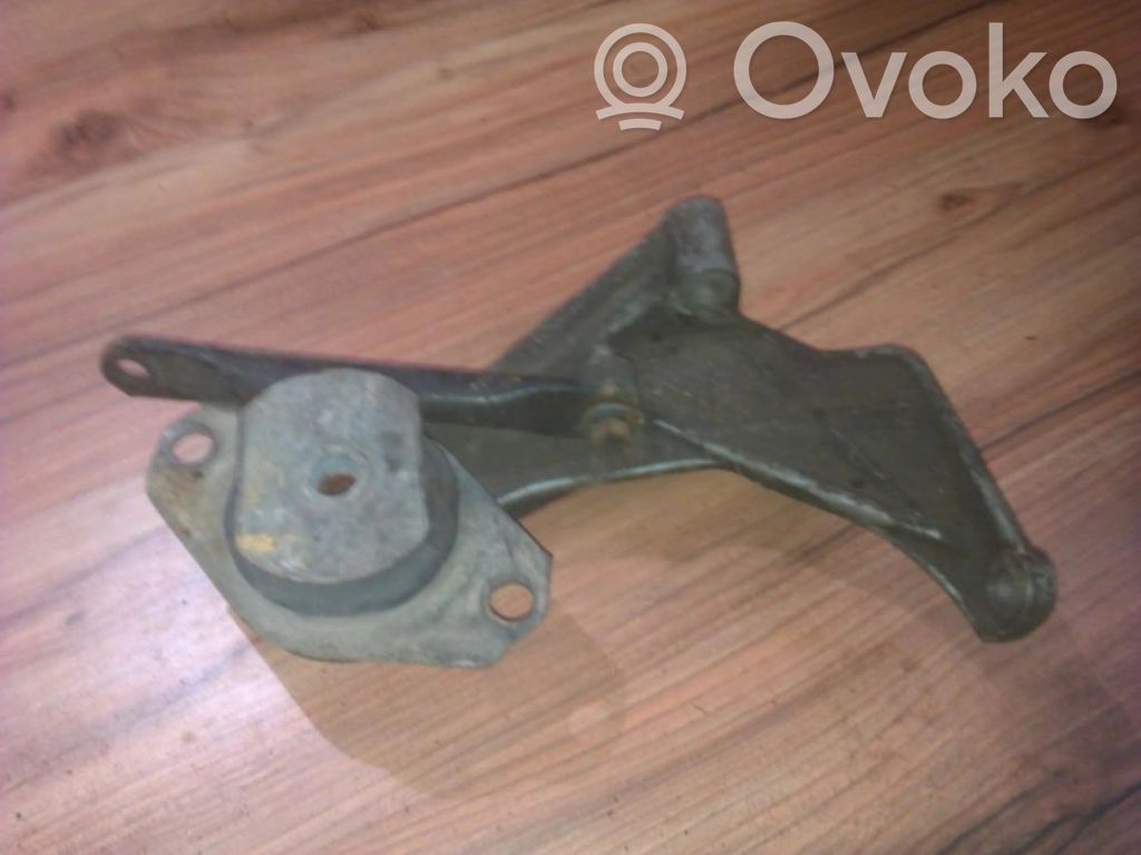 Engine mount bracket   7652240,7652240