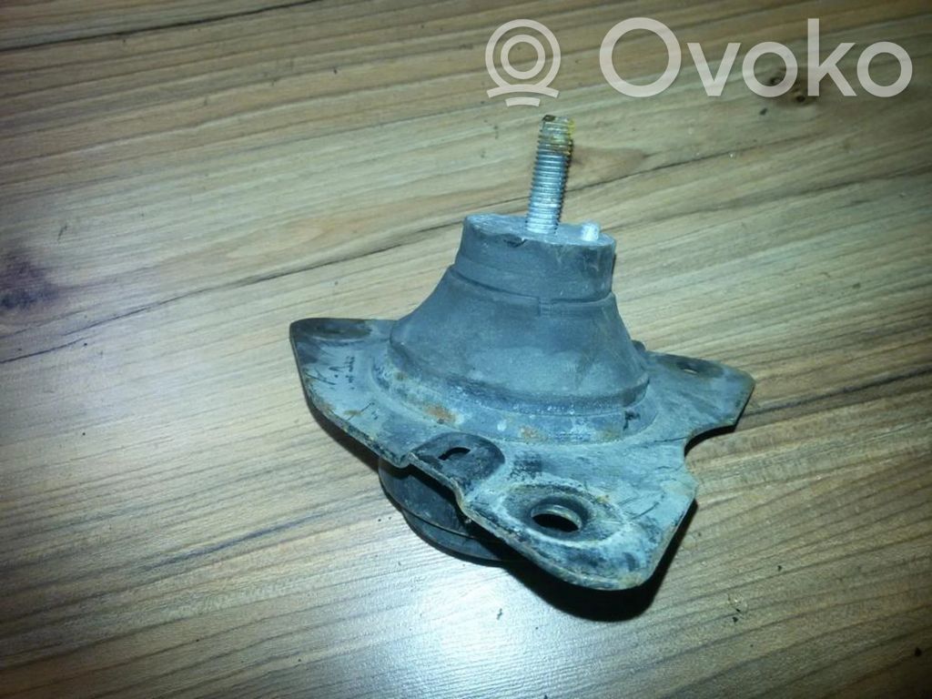 Renault Laguna I Engine mount bracket 