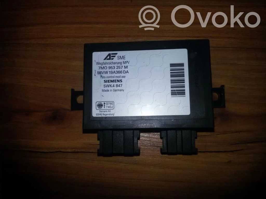 Unité de commande dispositif d'immobilisation   7M0953257M,98VW19A366DA,7M0953257M,98VW19A366DA