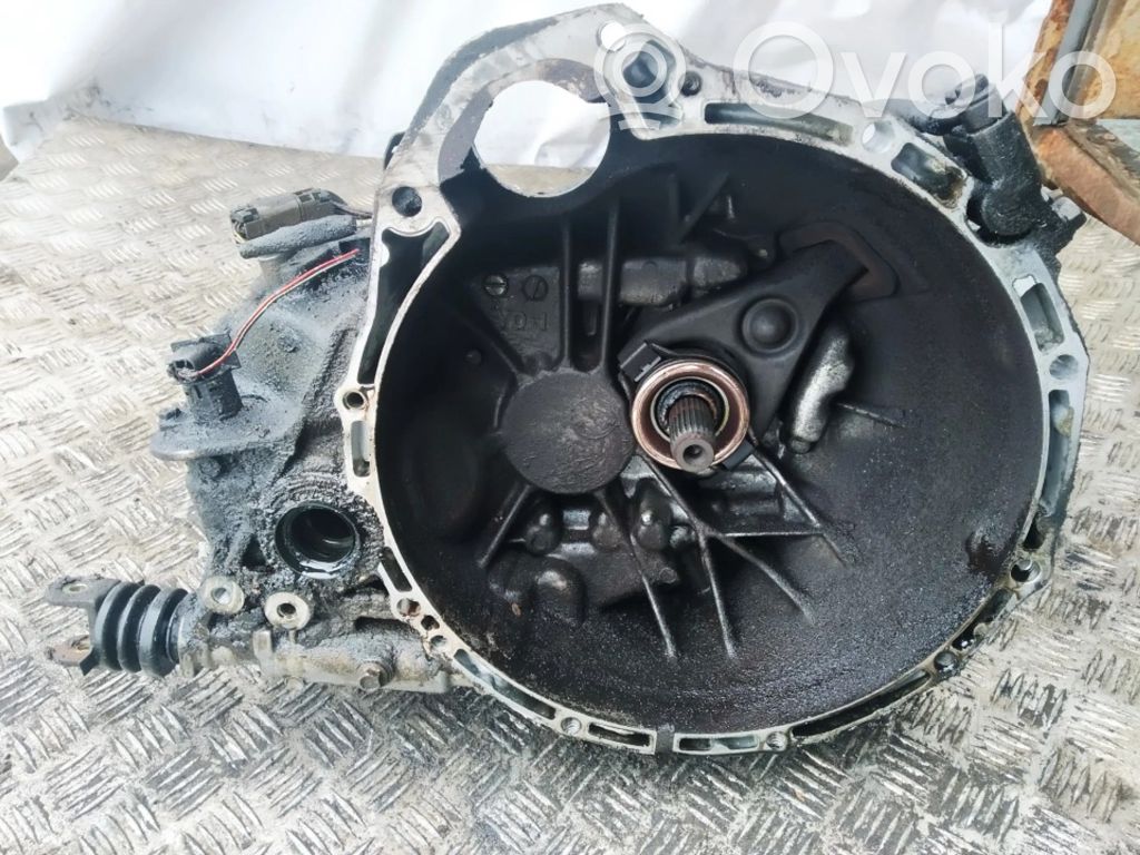 Nissan Almera Tino Scatola del cambio manuale a 5 velocità 