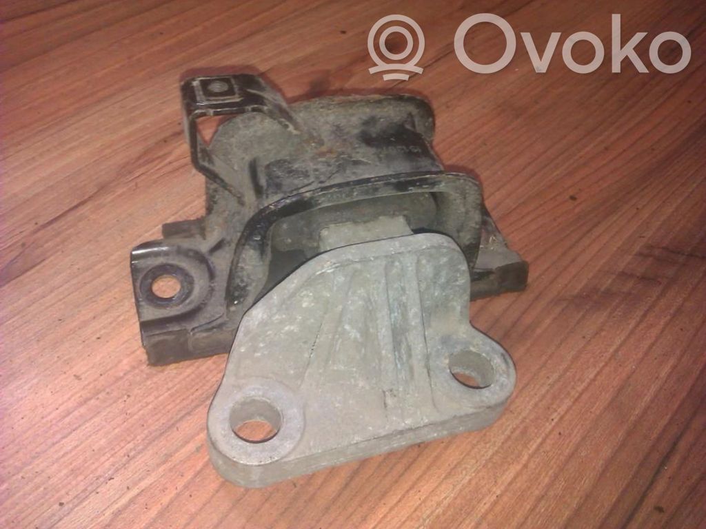 Soporte de montaje del motor   13130745,13130745
